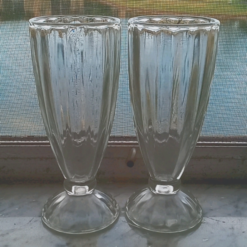 Vintage 2 set Milk shake soda parlor glasses